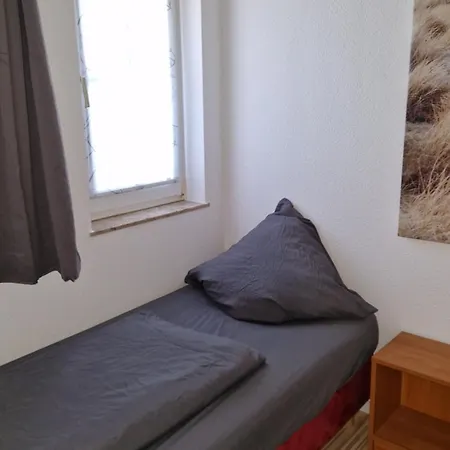 Wohnung Mit 5 Schlafzimmern Im Landhausstil Fuer Monteure In Budenheim A60 A66 Anbindung Budenheim