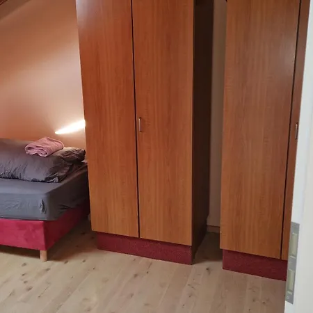 Wohnung Mit 5 Schlafzimmern Im Landhausstil Fuer Monteure In Budenheim A60 A66 Anbindung