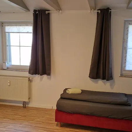 דירה Wohnung Mit 5 Schlafzimmern Im Landhausstil Fuer Monteure In Budenheim A60 A66 Anbindung