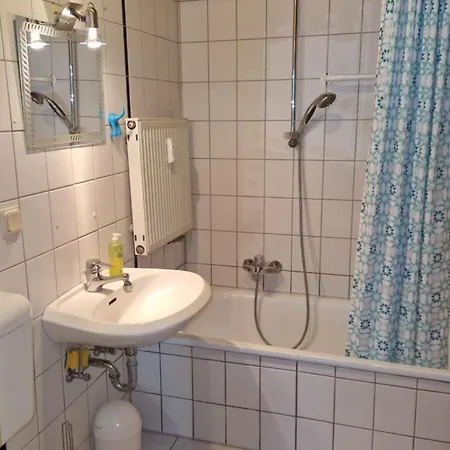Wohnung Mit 5 Schlafzimmern Im Landhausstil Fuer Monteure In Budenheim A60 A66 Anbindung